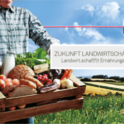 Foto: Land OÖ Titelseite der Einladung Zukunft Landwirtschaft 2030 - Ein Mann hat eine Kiste mit Lebensmitteln in den Händen.